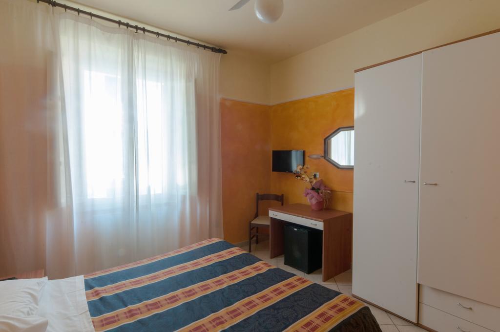 Hotel Midy Viareggio Exteriör bild