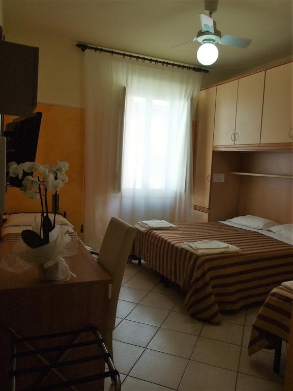 Hotel Midy Viareggio Exteriör bild