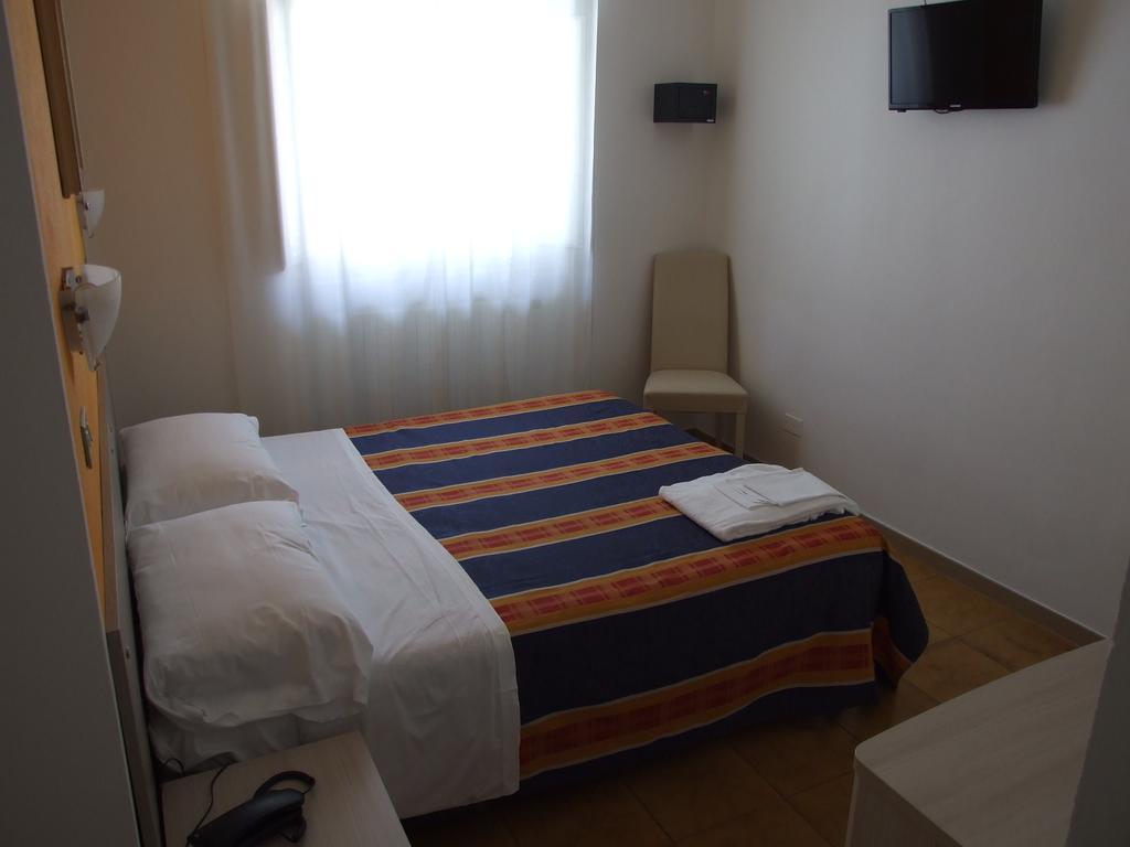 Hotel Midy Viareggio Exteriör bild
