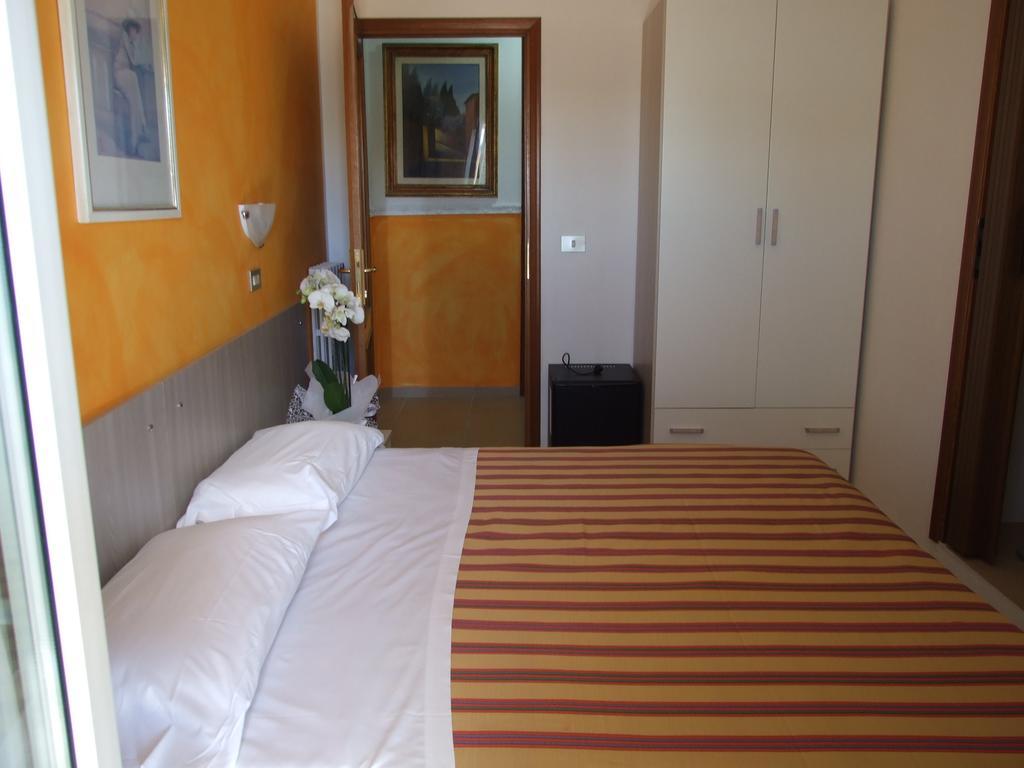 Hotel Midy Viareggio Exteriör bild